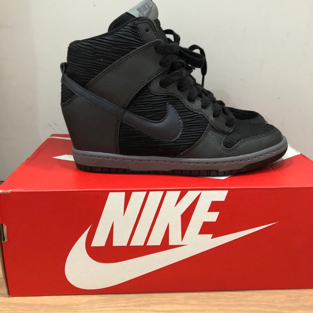Nike Sky Dunks size 8.5